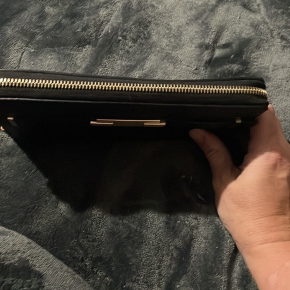 Guess wallet - Picture 2 of 3